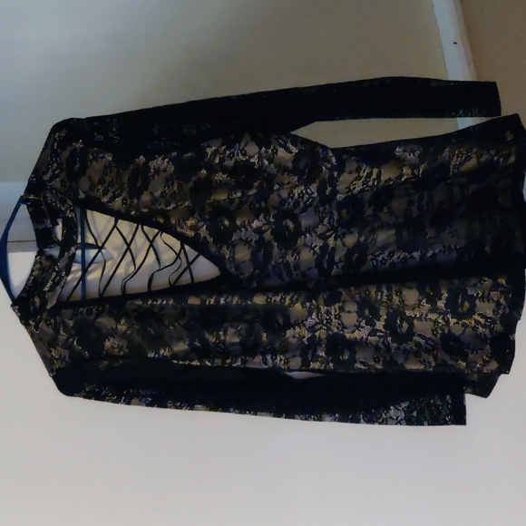 Torrid top - Picture 2 of 3